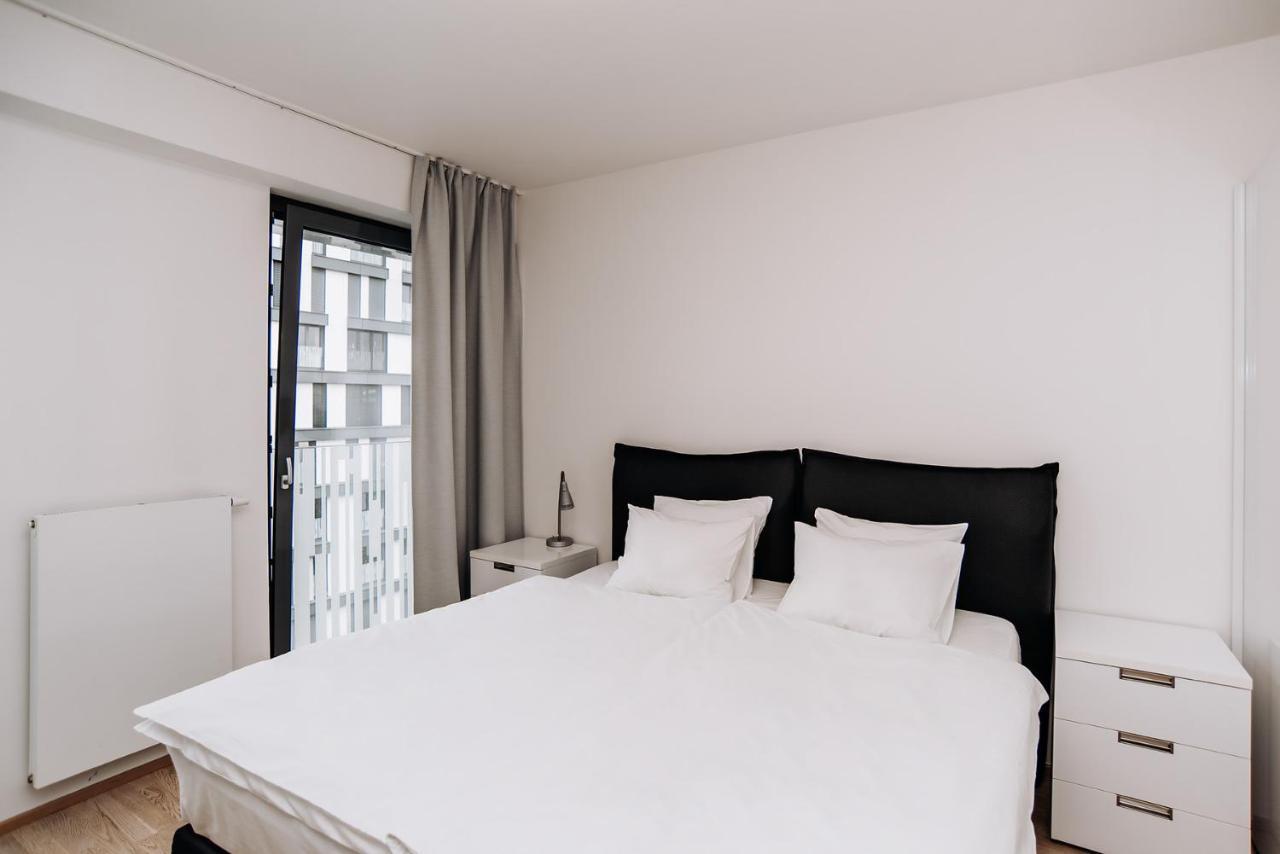 Garden Towers Apartment Прага Екстериор снимка