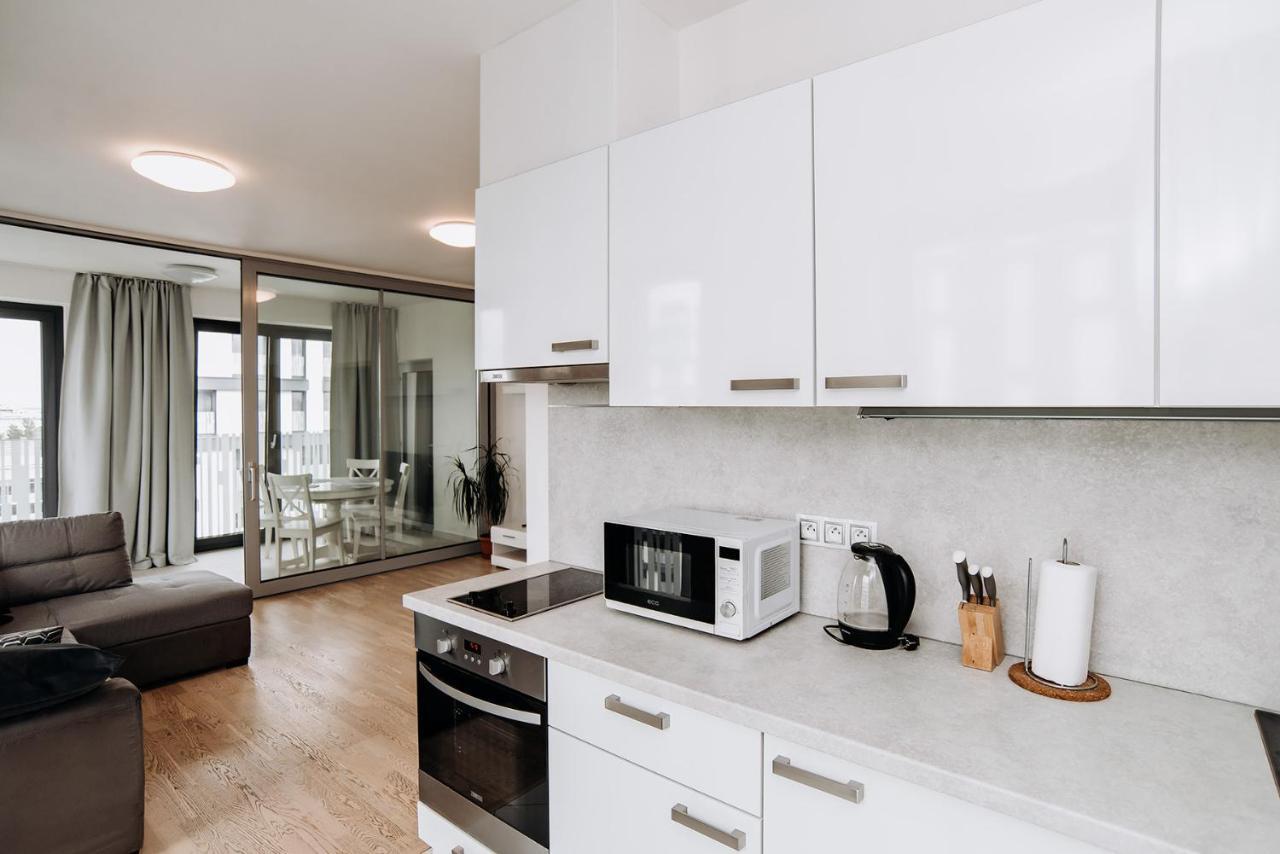 Garden Towers Apartment Прага Екстериор снимка