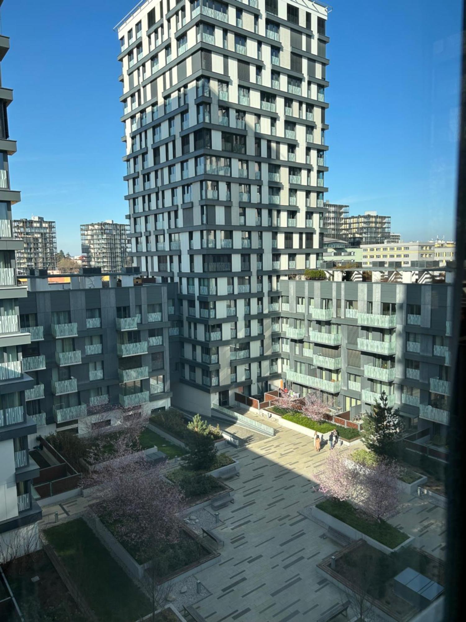 Garden Towers Apartment Прага Екстериор снимка