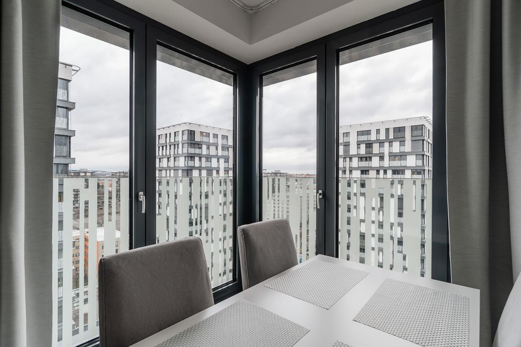Garden Towers Apartment Прага Екстериор снимка